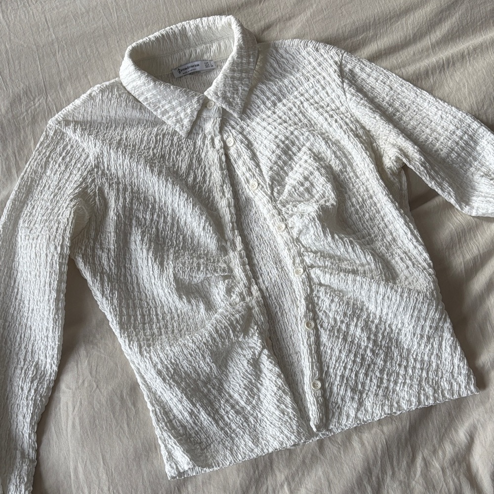 White Ruched Textured Button-Up Shirt - Picture 3 of 5